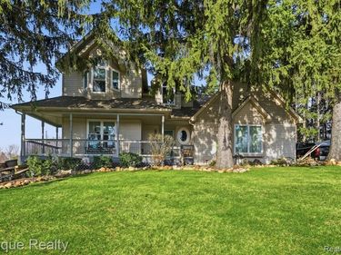 9867 Finnegan Drive, Hamburg Twp, MI 48116