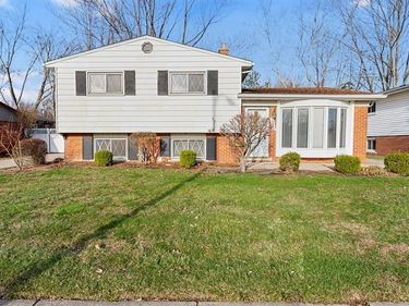 3262 Grange Road, Trenton, MI 48183