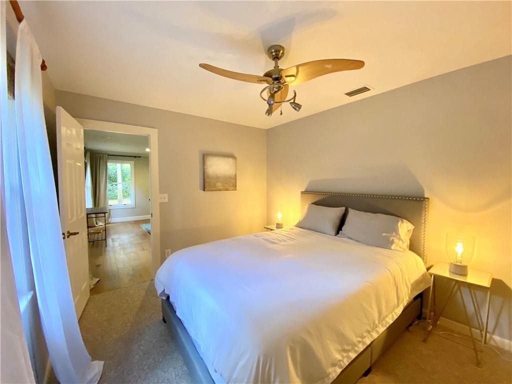 711 Royal Palm Place, Vero Beach, FL 32960 Photo