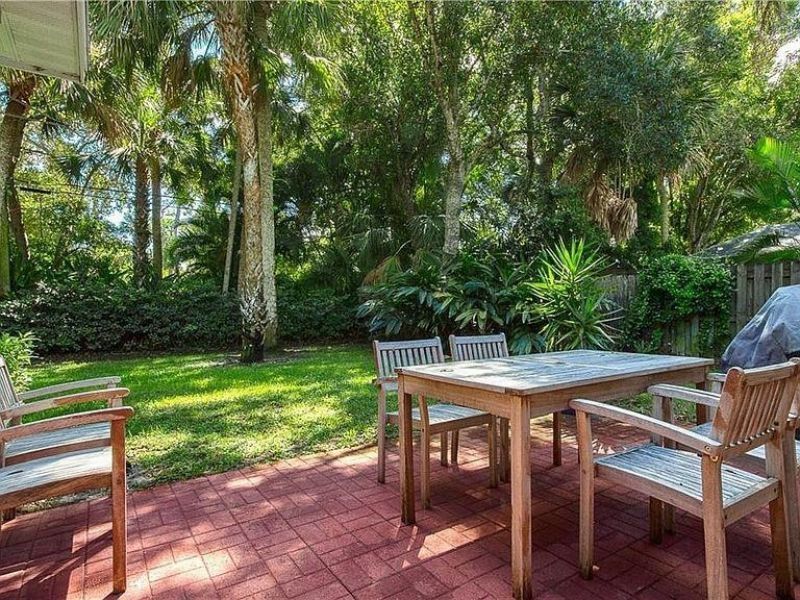 711 Royal Palm Place, Vero Beach, FL 32960 Photo