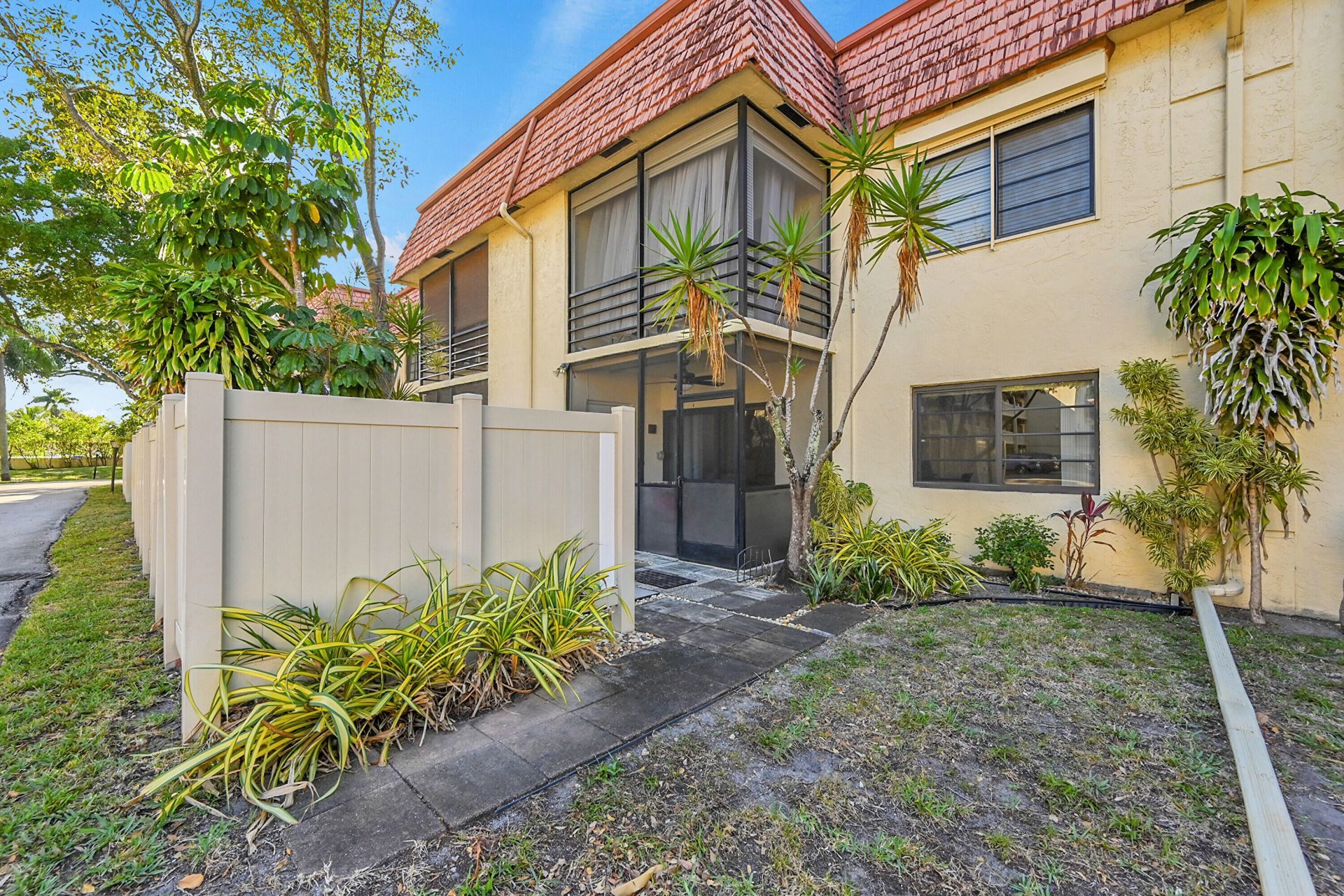 138 S Cypress Road, Unit 214, Pompano Beach, FL 33060 Photo