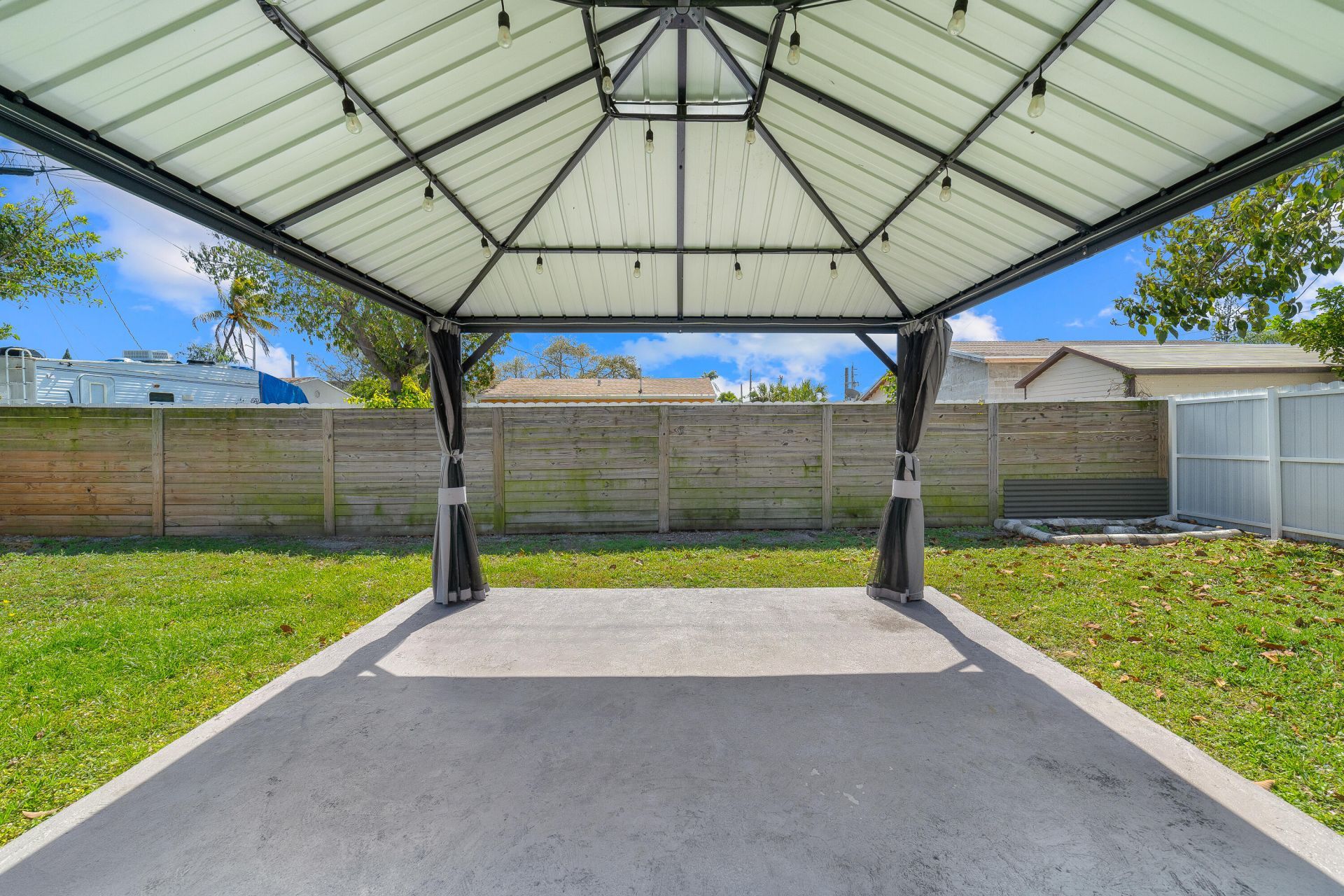 2130 Wiley Court, Hollywood, FL 33020 Photo