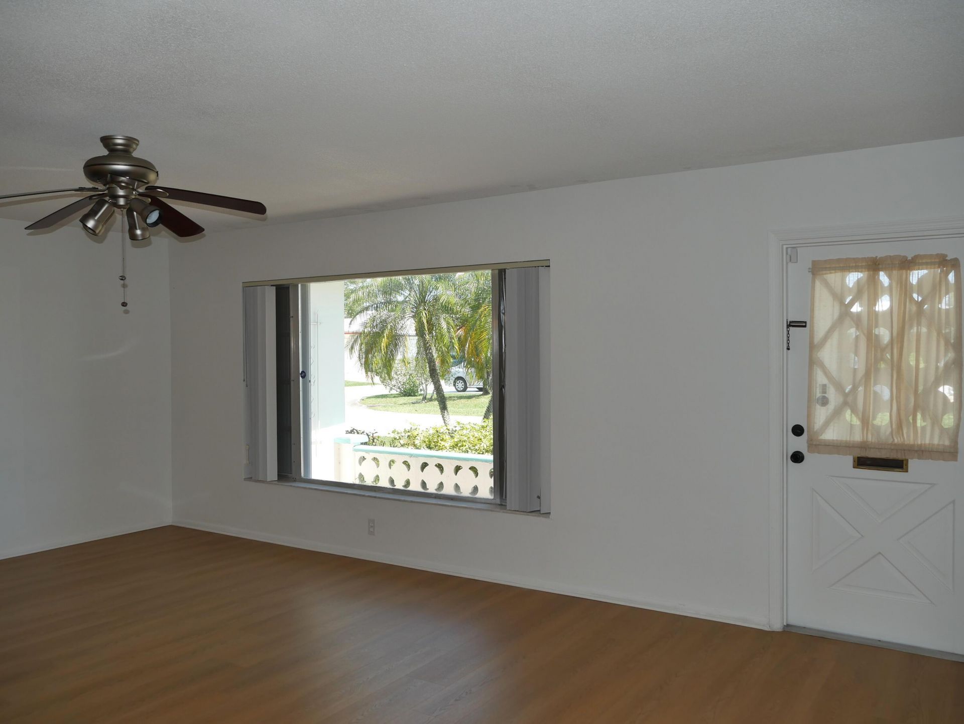 7421 NW 72nd Avenue, Tamarac, FL 33321 Photo