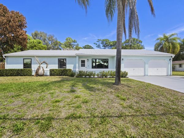 2225 SE Flanders Road, Port St. Lucie, FL 34952