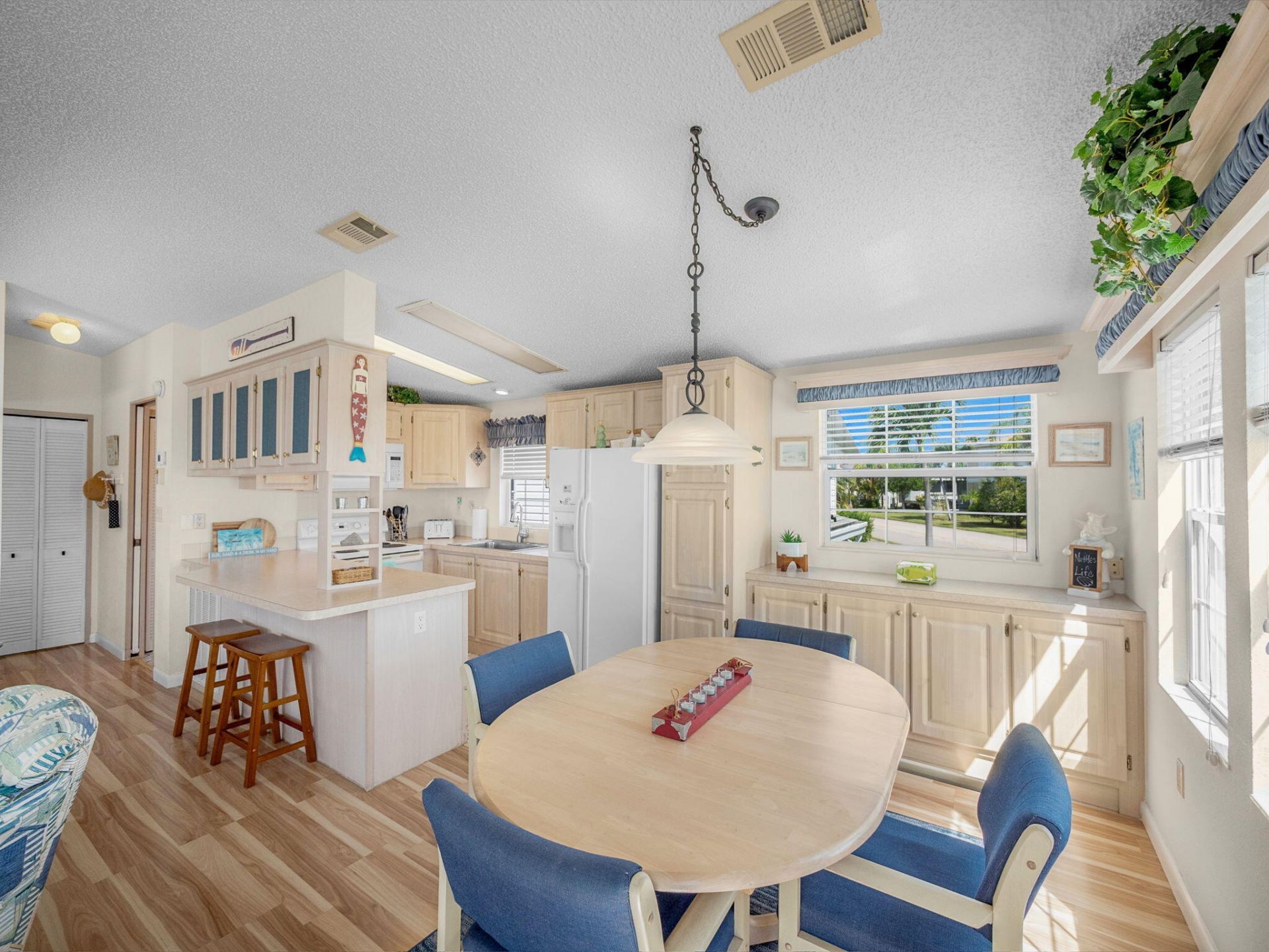 802 Nettles Boulevard, Jensen Beach, FL 34957 Photo