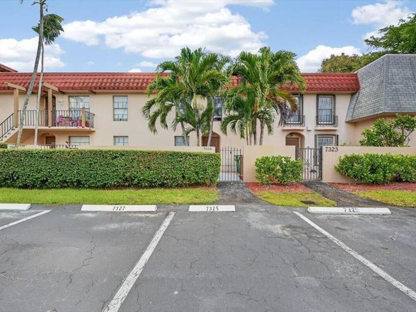 7325 SW 26th Court, Unit 22, Davie, FL 33314