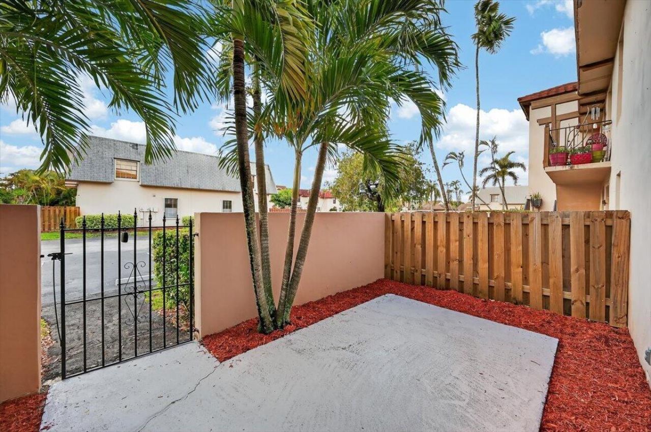 7325 SW 26th Court, Unit 22, Davie, FL 33314 Photo