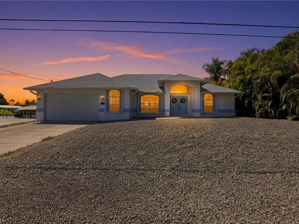 3715 Manatee DR, ST. JAMES CITY, FL 33956