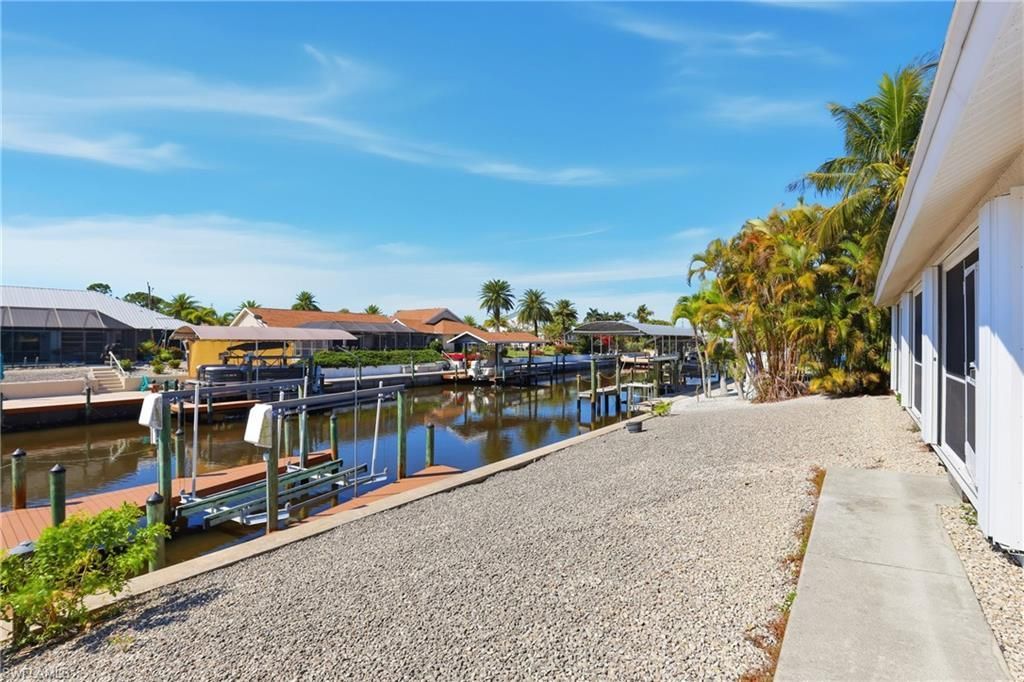 3715 Manatee Dr, Saint James City, FL 33956 Photo