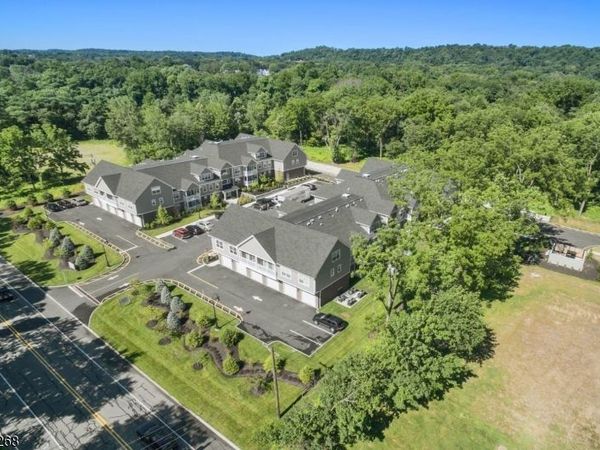 248 Grove Ave, Unit 12, Cedar Grove, NJ 07009