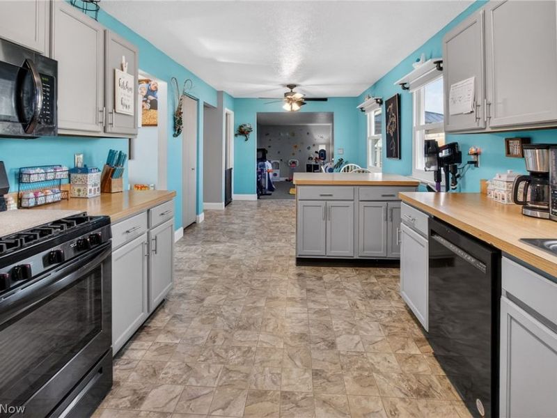 436 Bayberry Drive, Elyria, OH 44035 Photo 13