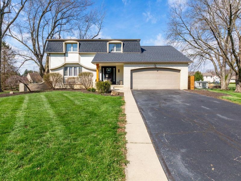 9042 Carriage Court NW, Pickerington, OH 43147 Photo 1