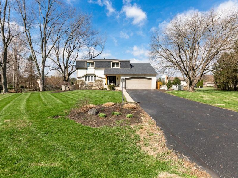 9042 Carriage Court NW, Pickerington, OH 43147 Photo 4