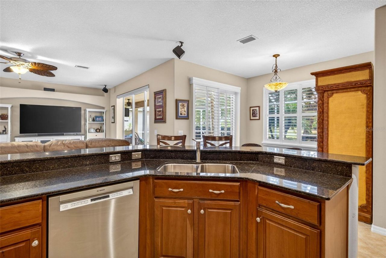 3819 Salida Delsol Drive , Sun City Center, FL 33573 Photo