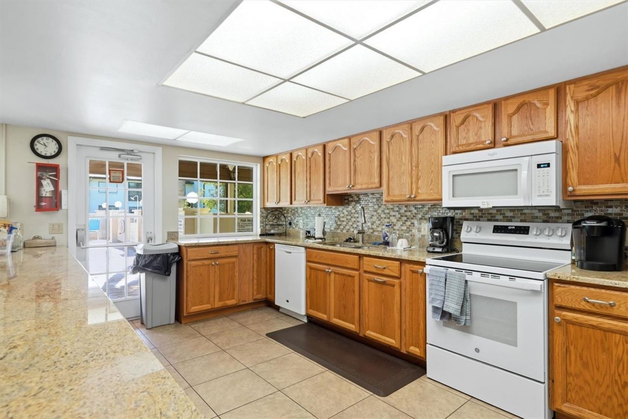 7301 29th Avenue Drive W, Unit 204, Bradenton, FL 34209 Photo