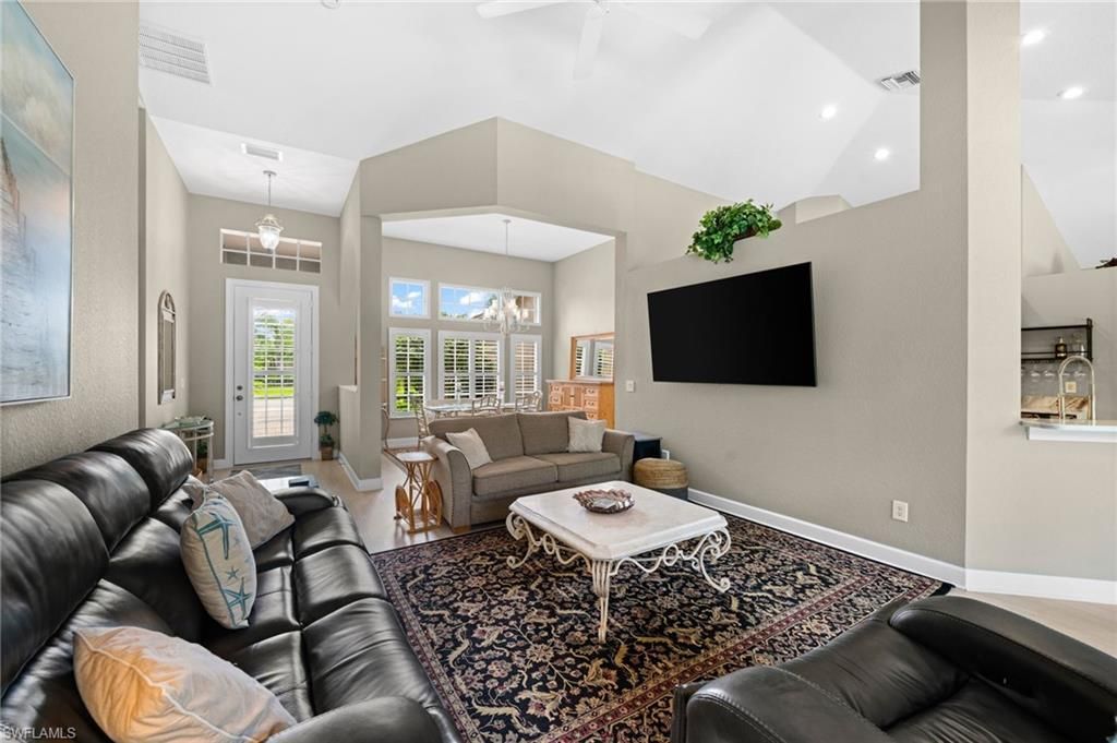 8888 Mustang Island Cir, Naples, FL 34113 Photo