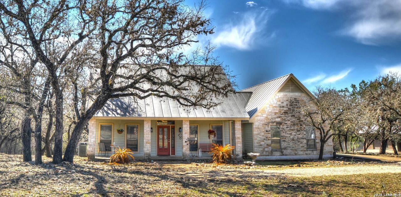 834 Alex Auld, Leakey, TX 78873 Main Photo