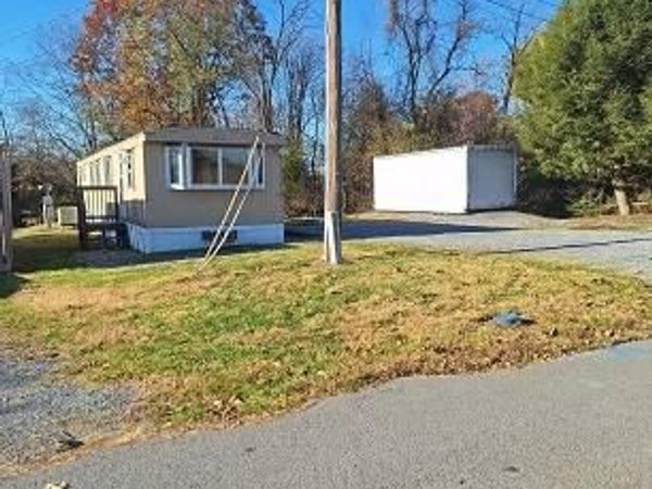 130 TREATWATER DRIVE , FALLING WATERS, WV 25419