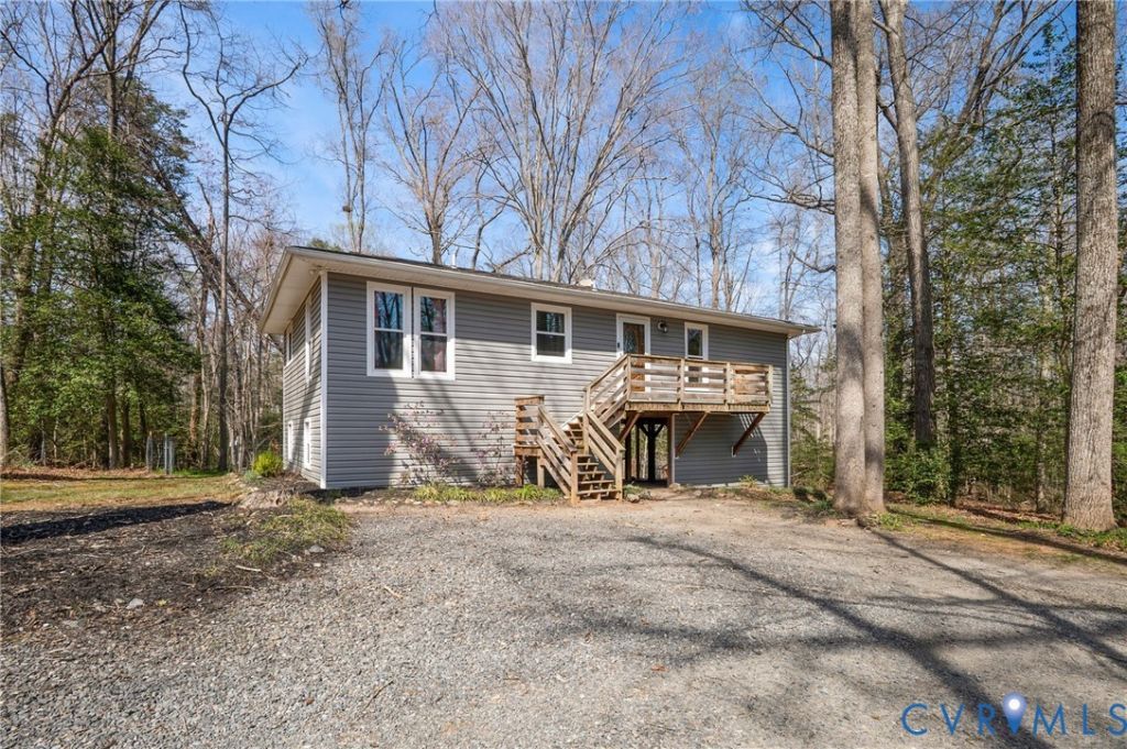 4740 E Grey Fox Circle, Gum Spring, VA 23065 Main Photo