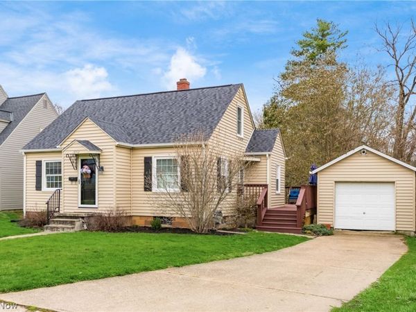 1852 Euclid Avenue , Zanesville, OH 43701