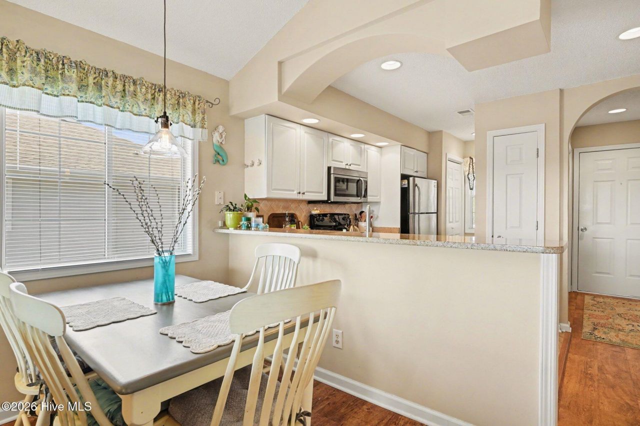 4413 Eastport Boulevard Photo 13