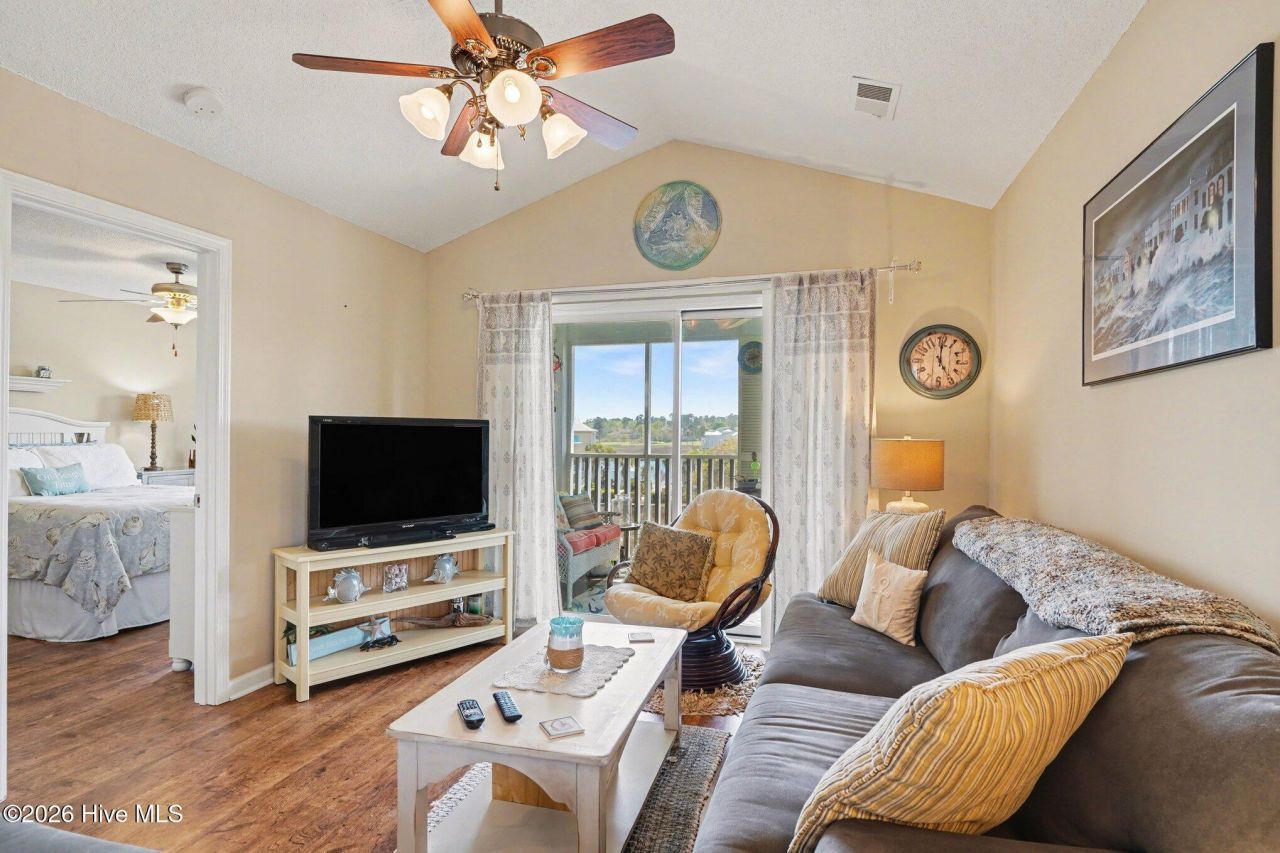 4413 Eastport Boulevard Photo 14