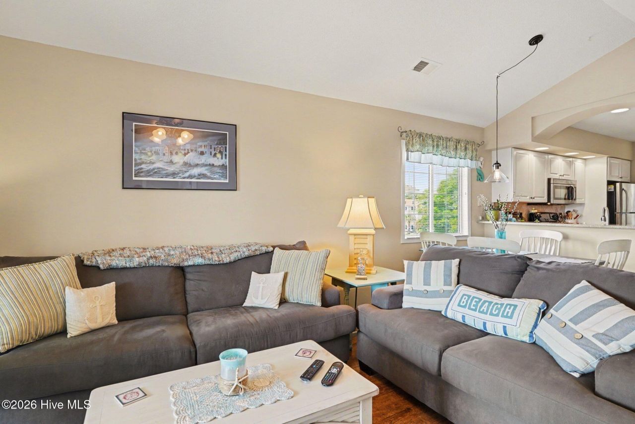 4413 Eastport Boulevard Photo 15