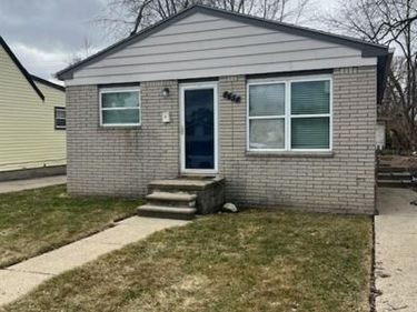 8654 Continental Avenue, Warren, MI 48089