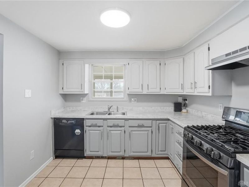 4061 Forest Ridge Boulevard, Riverside, OH 45424 Photo 12