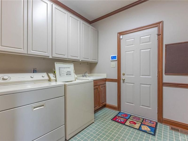 856 Timberlake, Kettering, OH 45429 Photo 23