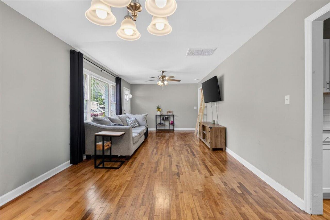 111 Harvey Avenue Photo 6