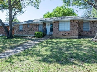 1860 Meadow Valley Lane, Dallas, TX 75232