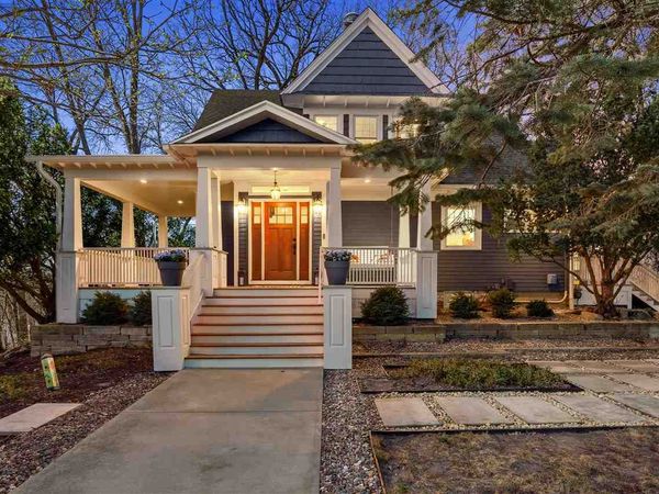 1127 Dill St, Iowa City, IA 52246