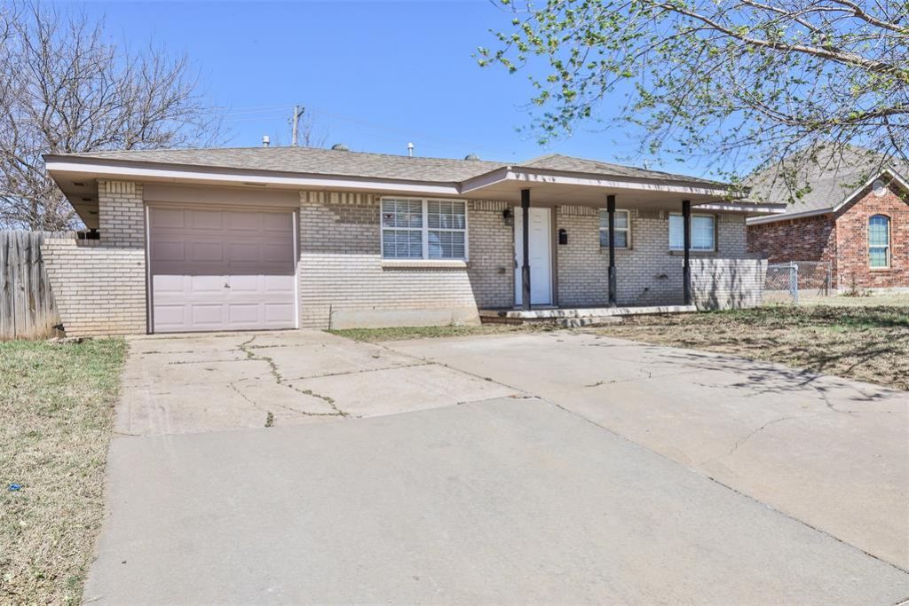 939 NW 5th Street, Moore, OK 73160 Main Photo