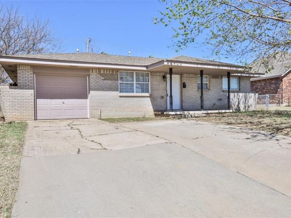 939 NW 5th Street, Moore, OK 73160