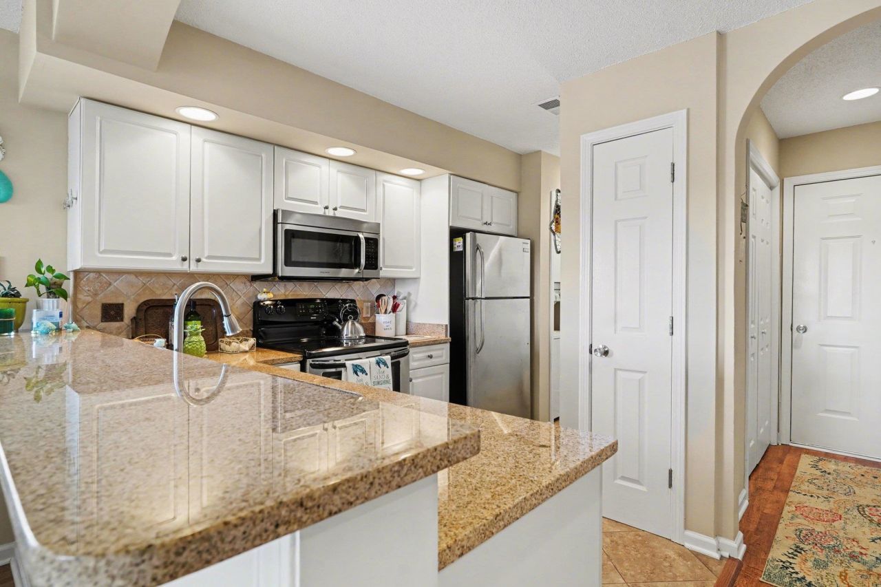 4413 Eastport Blvd. Photo 10