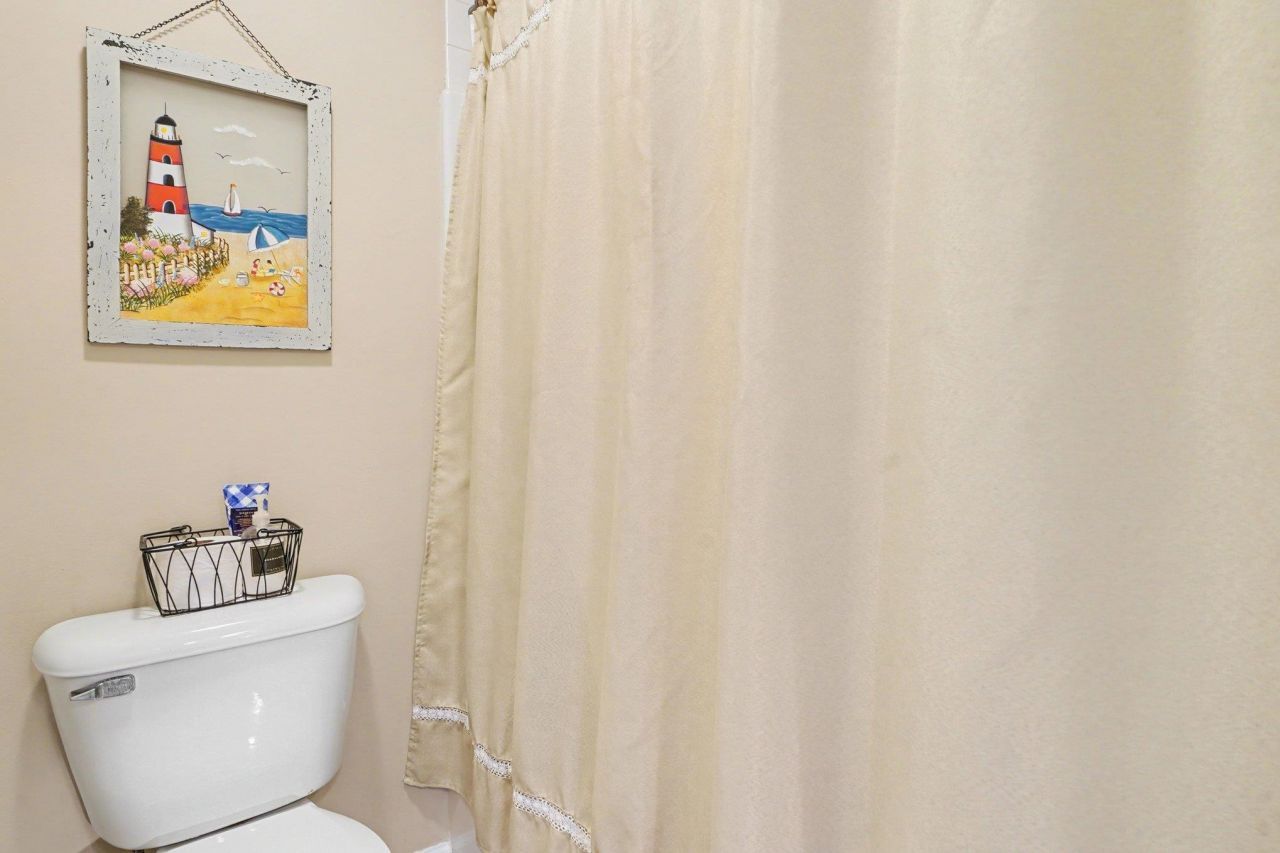 4413 Eastport Blvd. Photo 19