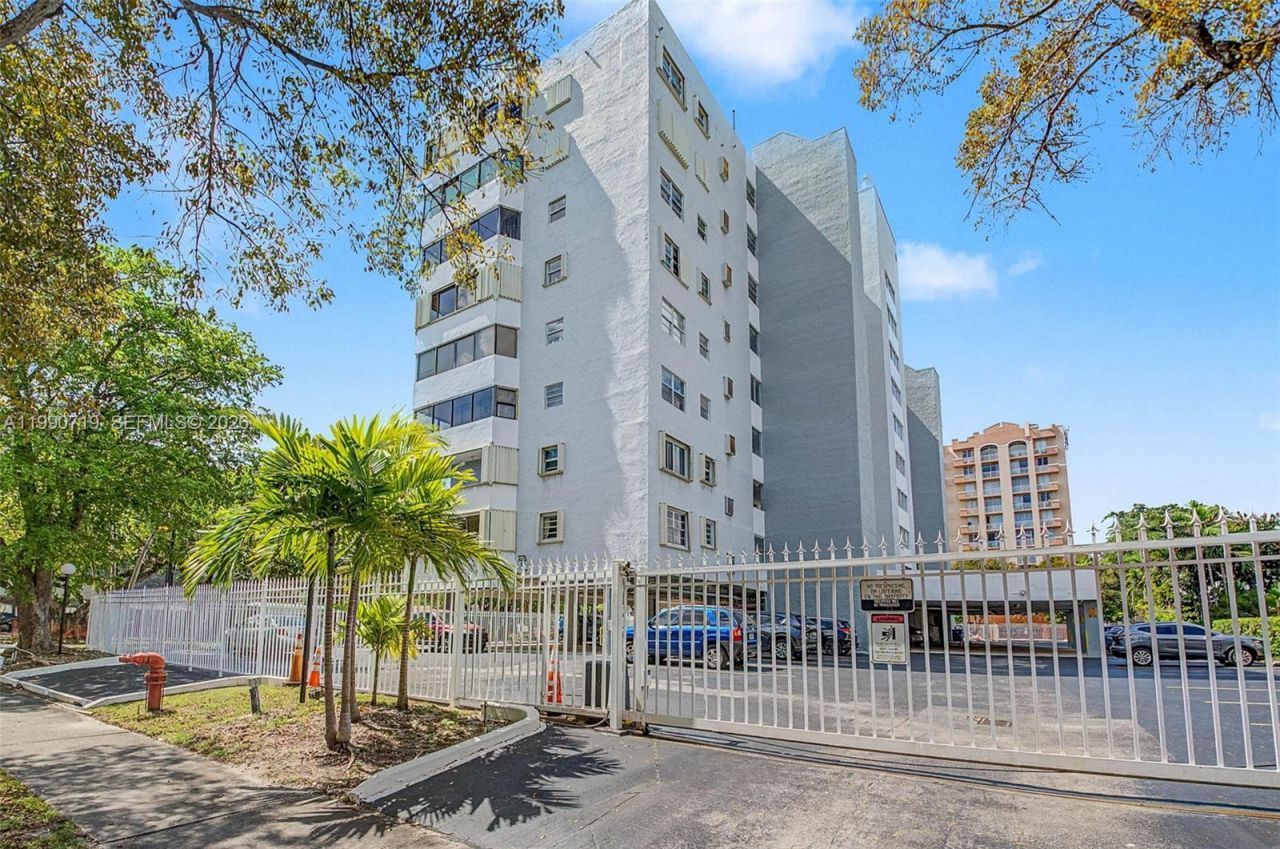 2950 SW 3rd Ave, Unit 3B, Miami, FL 33129 Photo