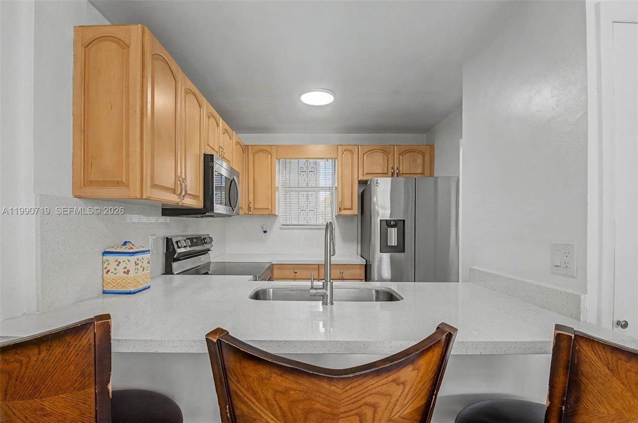 2950 SW 3rd Ave, Unit 3B, Miami, FL 33129 Photo