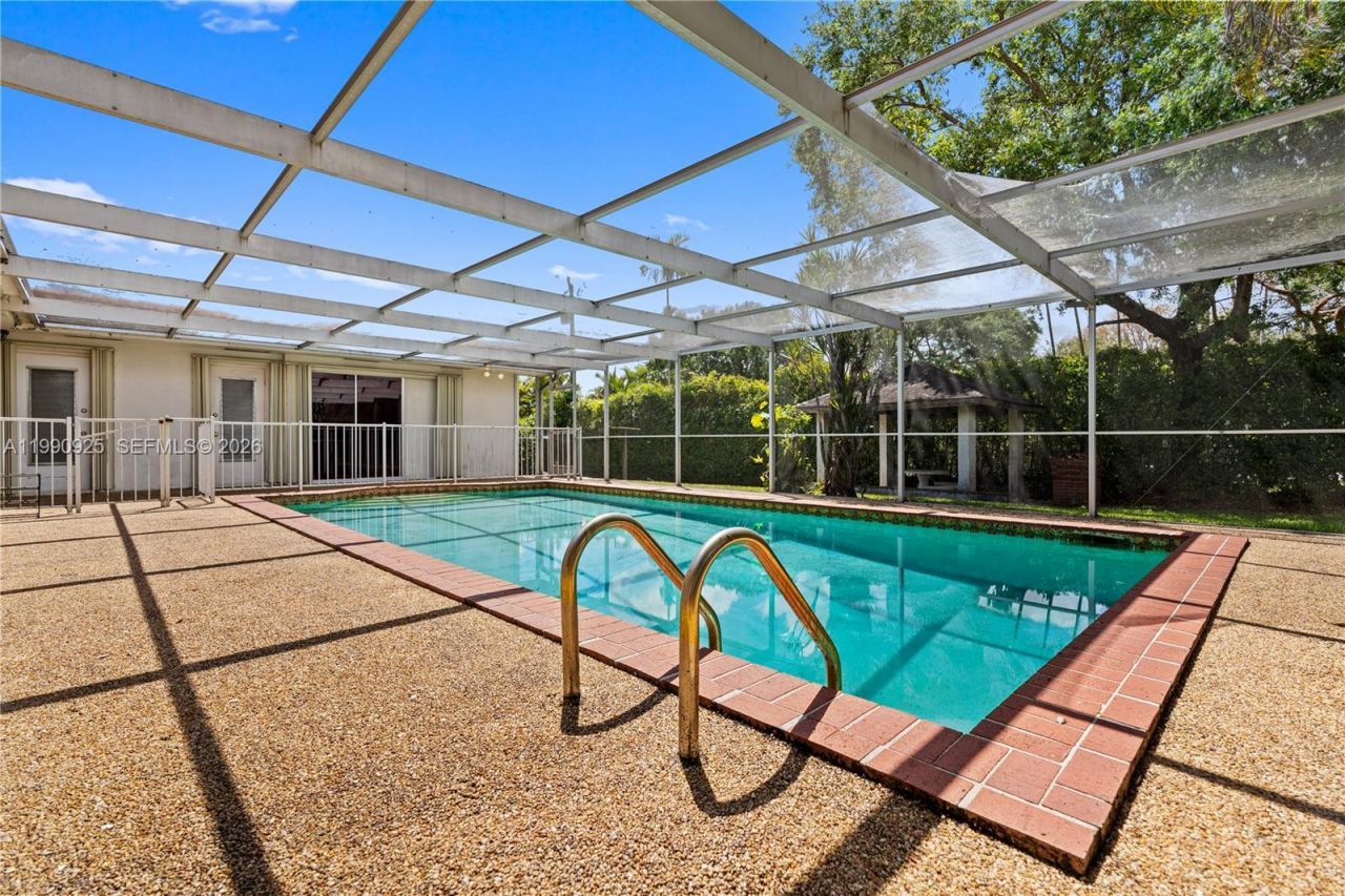 4800 SW 64th Ave, Miami, FL 33155 Photo