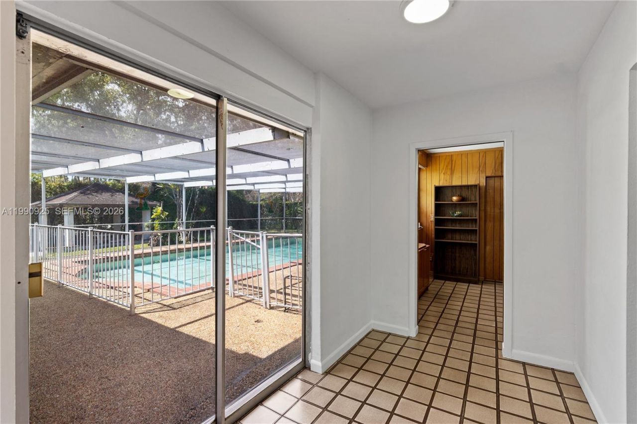 4800 SW 64th Ave, Miami, FL 33155 Photo