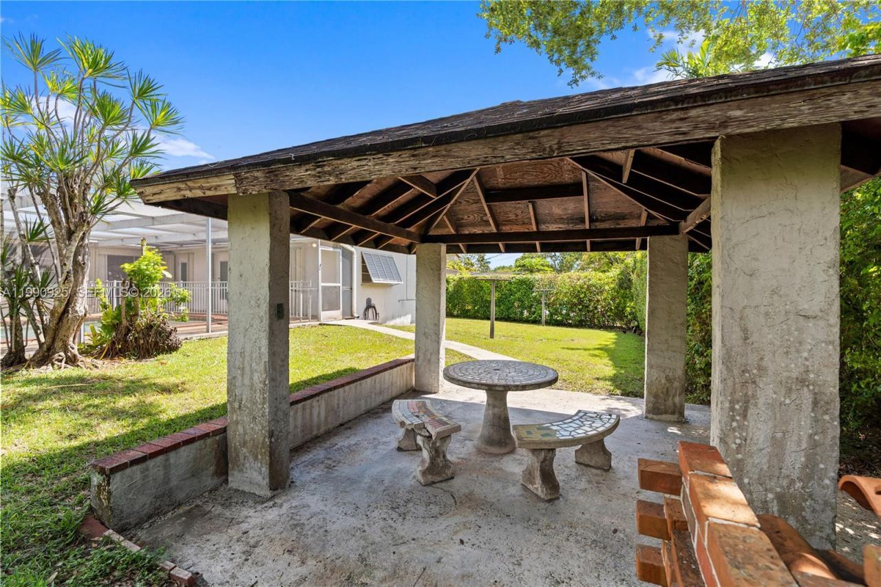 4800 SW 64th Ave, Miami, FL 33155 Photo