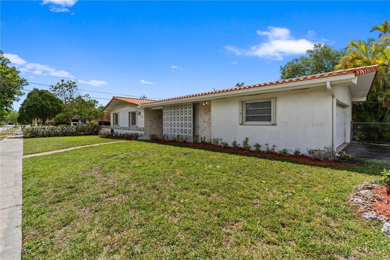 4800 SW 64th Ave, Miami, FL 33155 Photo