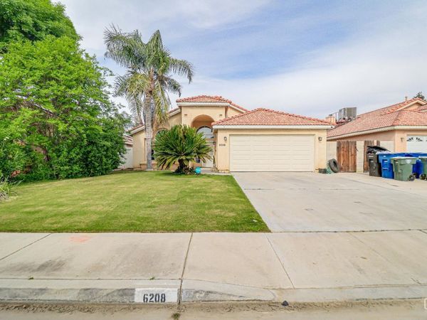 6208 Quaking Aspen Street, Bakersfield, CA 93313