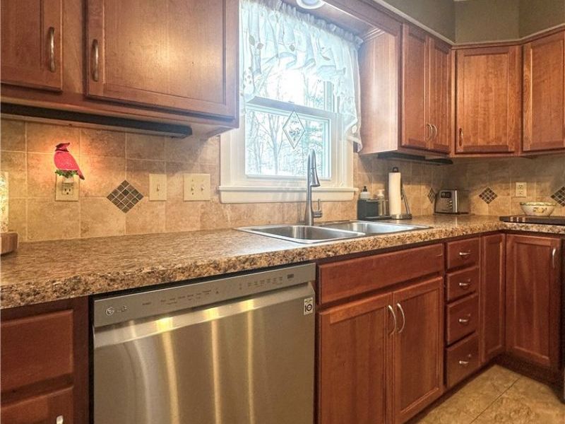 7915 Brookwood Street NE, Warren, OH 44484 Photo 14