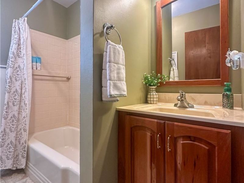 7915 Brookwood Street NE, Warren, OH 44484 Photo 26