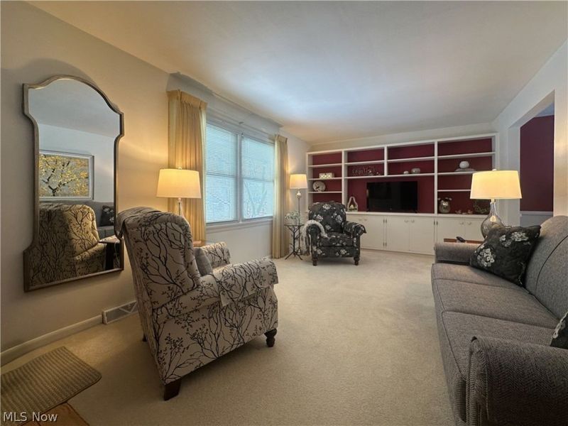 7915 Brookwood Street NE, Warren, OH 44484 Photo 3