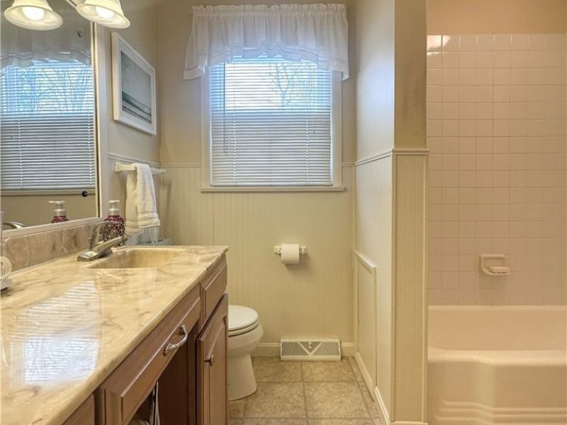 7915 Brookwood Street NE, Warren, OH 44484 Photo 34