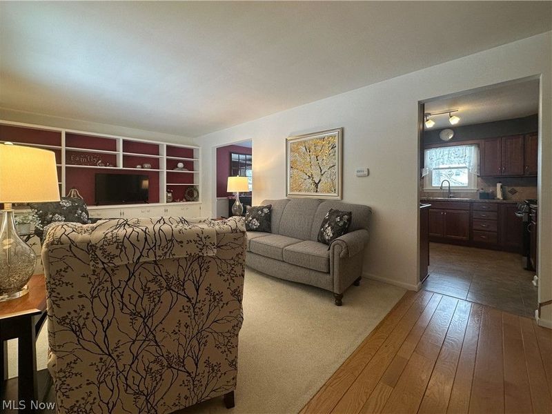 7915 Brookwood Street NE, Warren, OH 44484 Photo 4