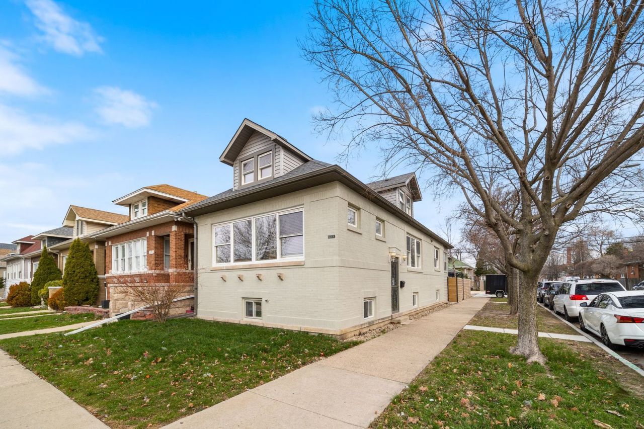 5700 W Melrose Street, Chicago, IL 60634 Main Photo